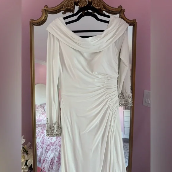 Mac Duggal Size 8 Beaded Cuff Drop Shoulder Faux Wrap White Gown. - Picture 9 of 15